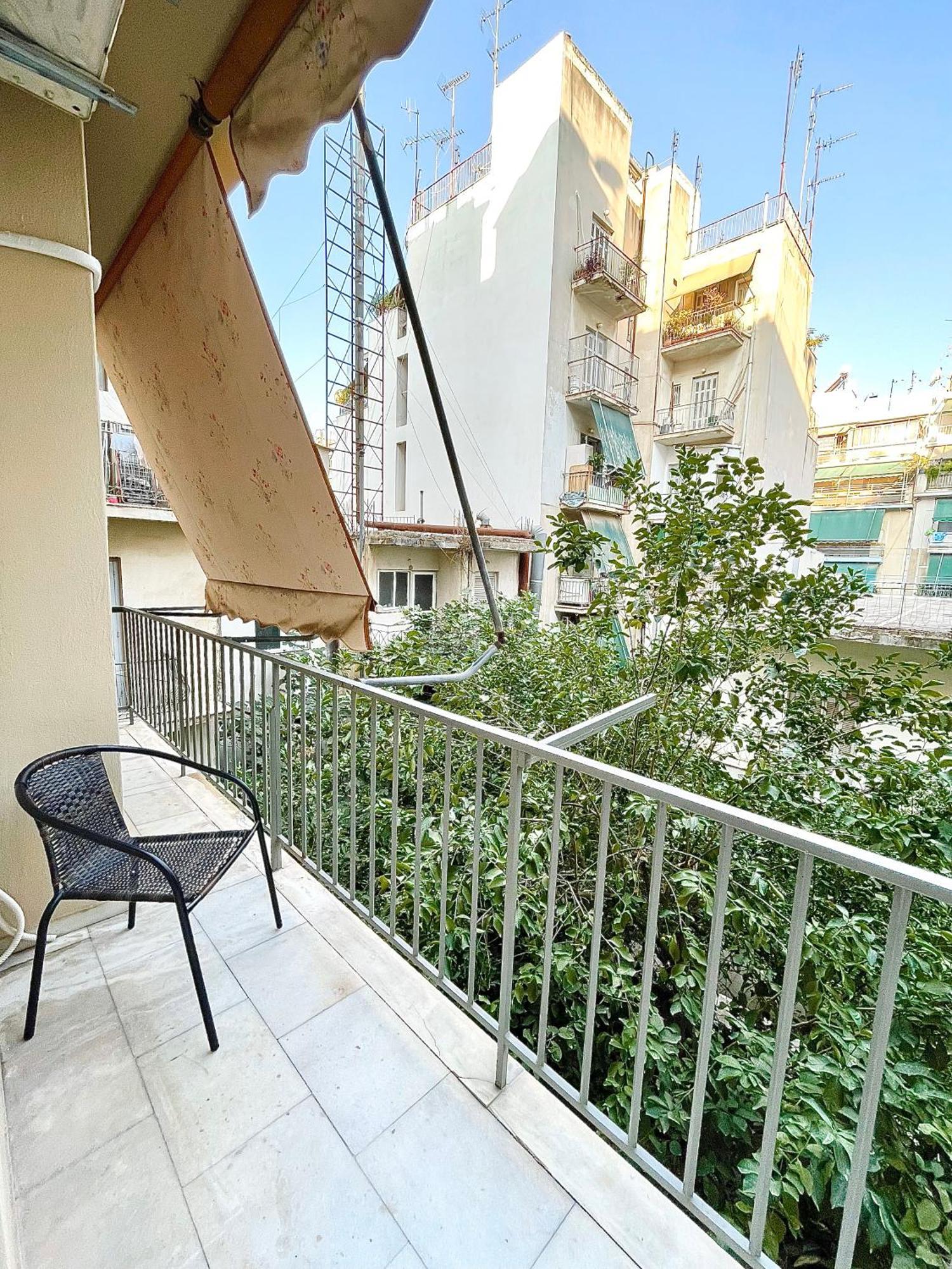 Comfy And Spacious Two Bedroom Apartment With Balcony Athènes Extérieur photo