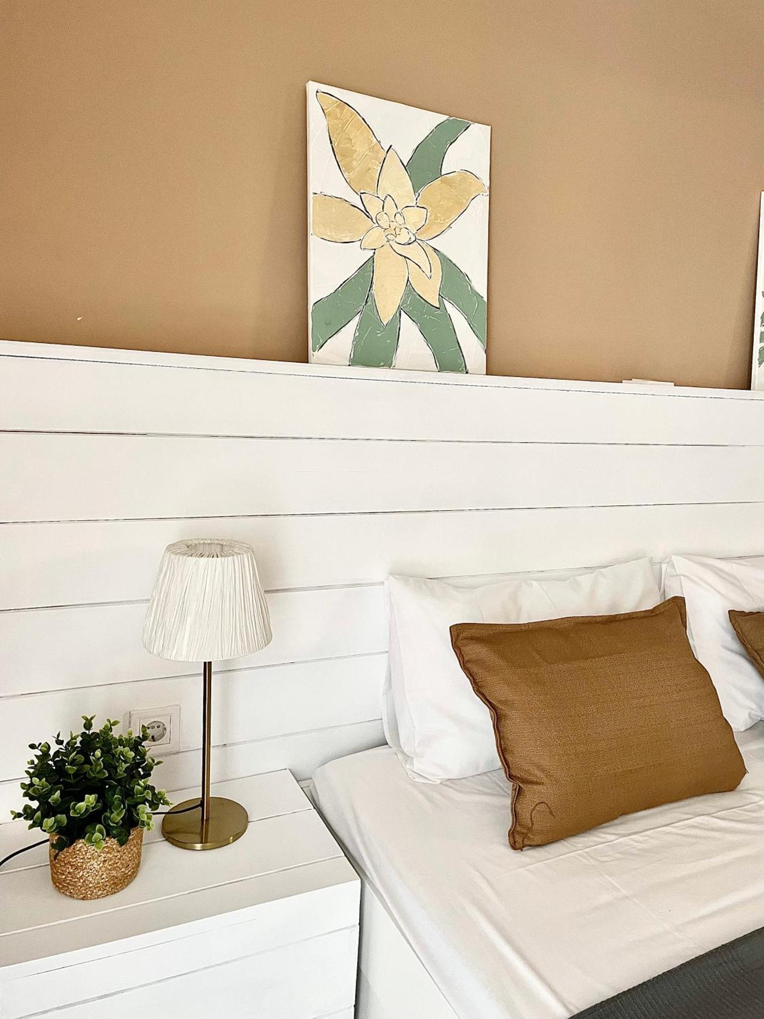 Comfy And Spacious Two Bedroom Apartment With Balcony Athènes Extérieur photo