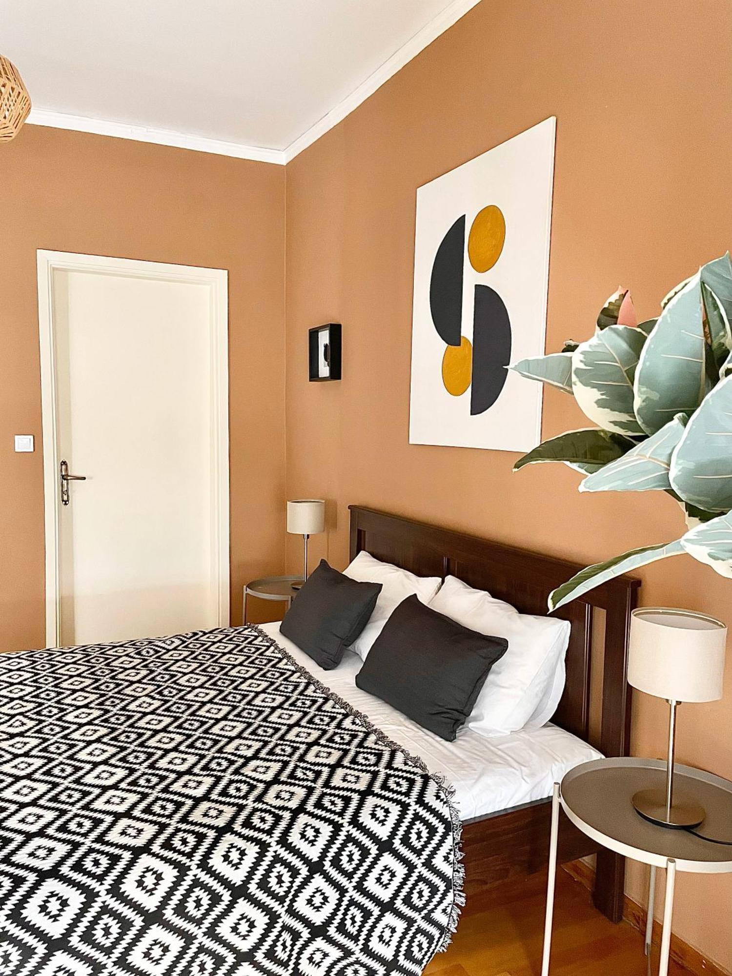 Comfy And Spacious Two Bedroom Apartment With Balcony Athènes Extérieur photo